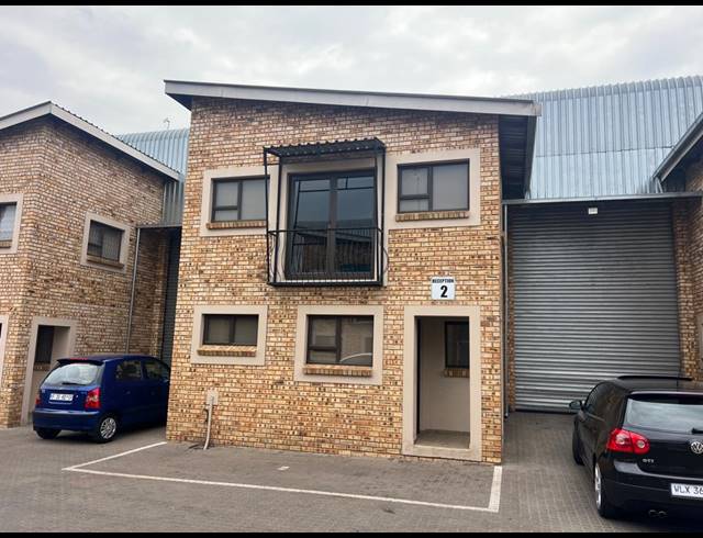 290M² WAREHOUSE FOR SALE IN APEX